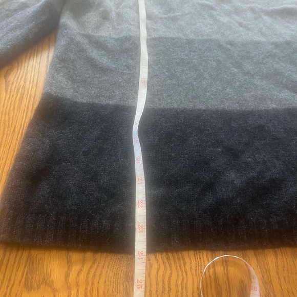 LAST CALL Max Studio 100% 2 Ply Cashmere Gray Color Block Mock Neck Sweater M - Picture 6 of 6